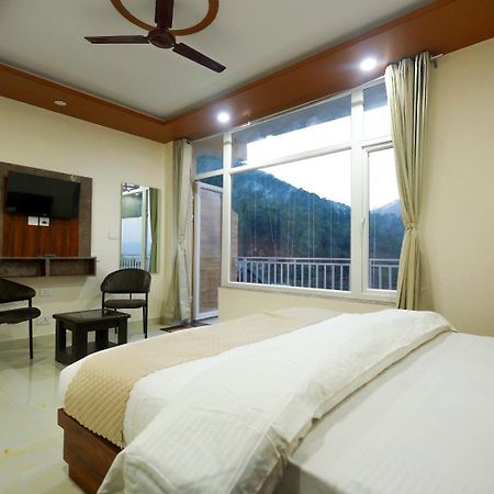 Mountain Shadow Hotel Kasauli Exterior photo